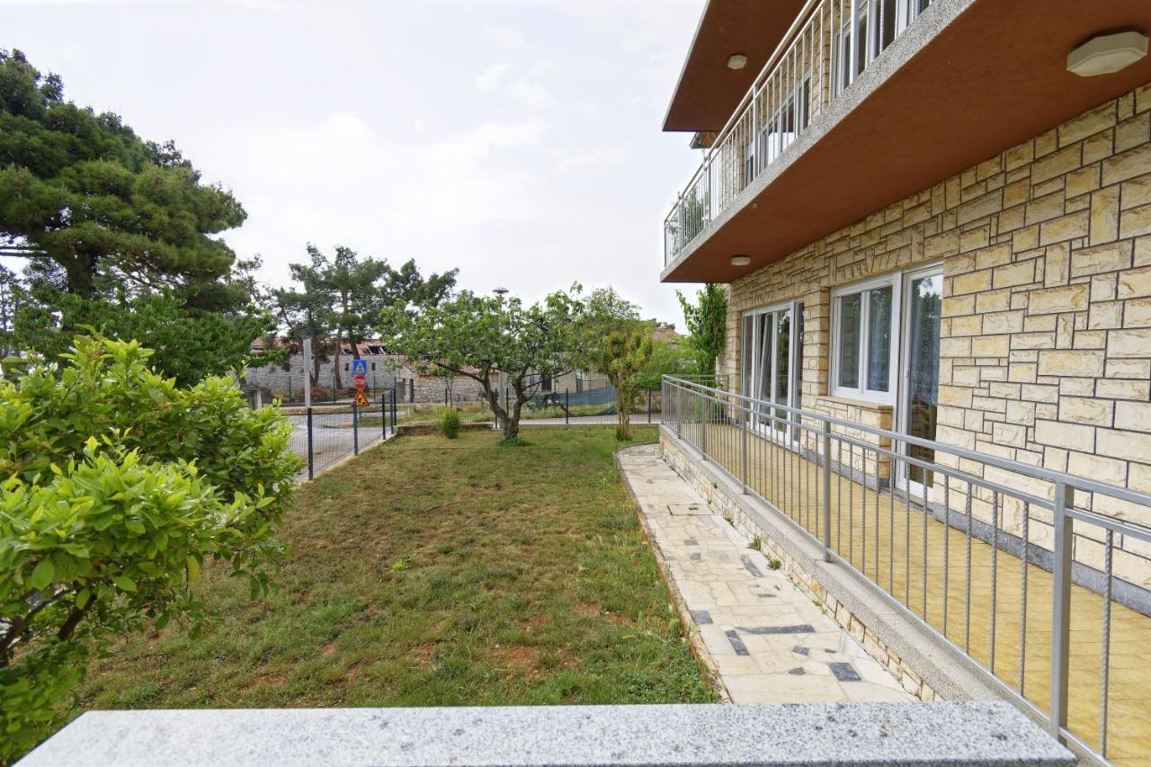 Apartment Patrik By Rent Istria 乌马格 外观 照片