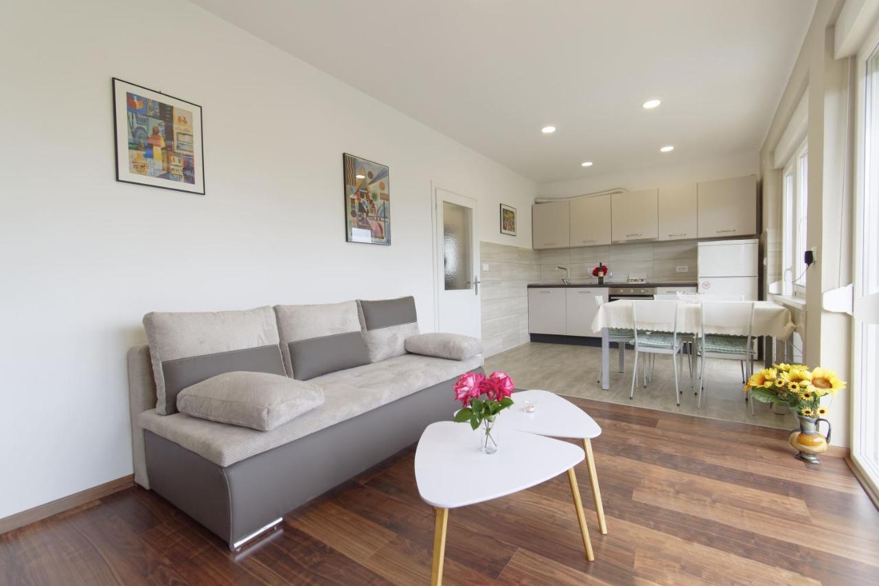 Apartment Patrik By Rent Istria 乌马格 外观 照片